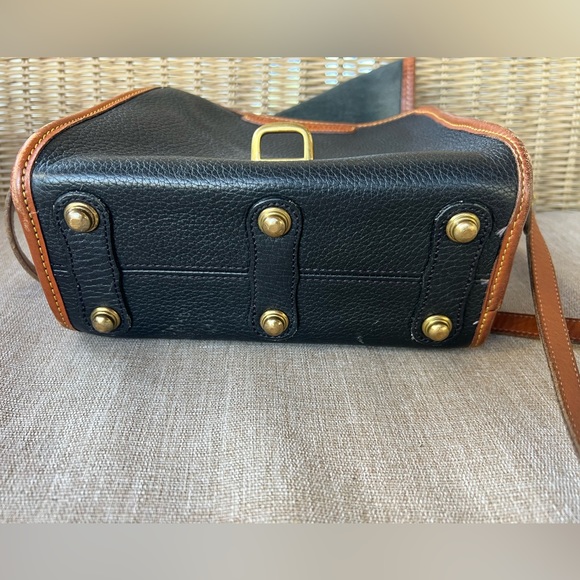 Vintage Dooney & Bourke Essex Crossbody AWL Bag - Picture 11 of 15